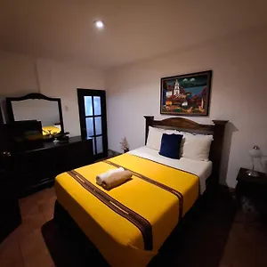 Casa Santiago Son Antigua